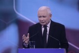 Prezes Jarosław Kaczyński na konwencji Prawa i Sprawiedliwości. Zapowiedział waloryzację 500 plus do 800 zł