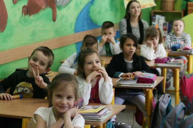 15. Szkoła Podstawowa nr 22 w Zespole Szkół Integracyjnych w Chorzowie, św. Piotra 9a / 44,7 proc.

14. Szkoła Podstawowa nr 25 im. Stanisława Hadyny w Chorzowie, Główna 21 / 47,0 proc.

13. Szkoła Podstawowa nr 14 im. Mariana Buczka, Chorzów	Podmiejska 62 / 49,2 proc.

12. Szkoła Podstawowa nr 17 im. Jana Pawła II, Chorzów Łagiewnicka 18 / 51,1 proc.