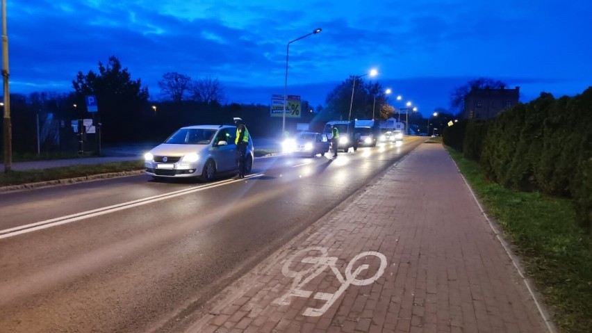 Policjanci kontrolowali trzeźwość o poranku. Trzech kierowców na „podwójnym gazie”