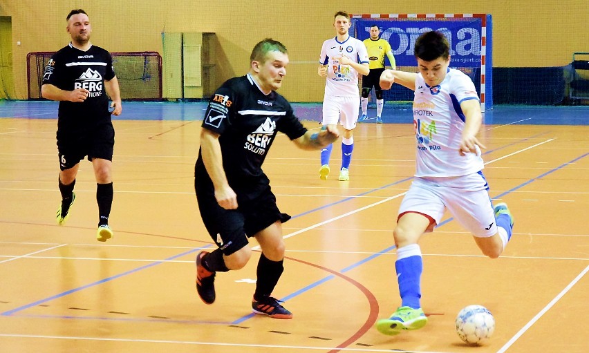 II liga futsalu: BestDrive Futsal Piła pewnie pokonał Solutions Futsal Gostyń i został liderem! Zobaczcie zdjęcia z tego meczu