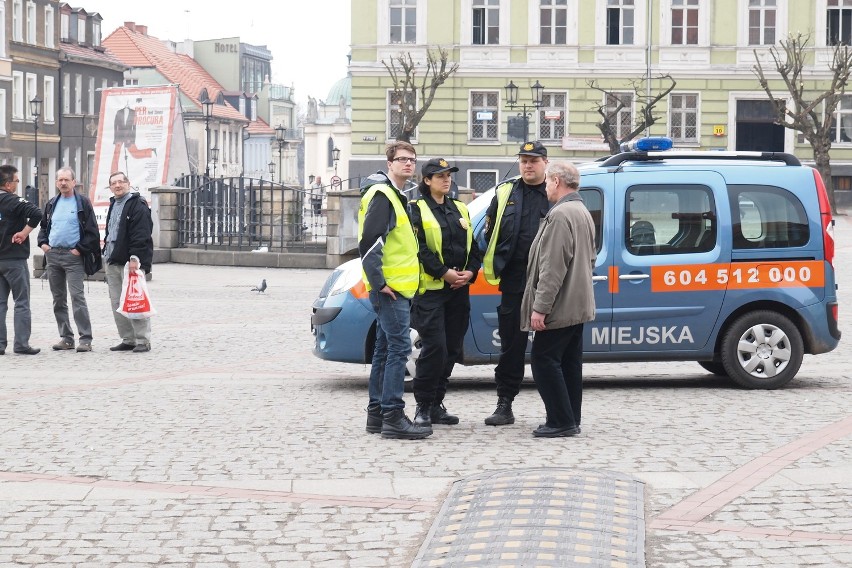 Gniezno: Pat w kamienicy. Policja nie może nic zrobić