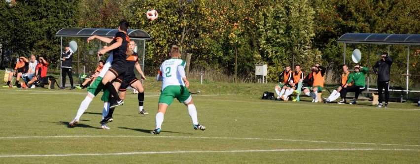 Piłka nożna. Derby V ligi dla Sokoła Zblewo [ZDJĘCIA]