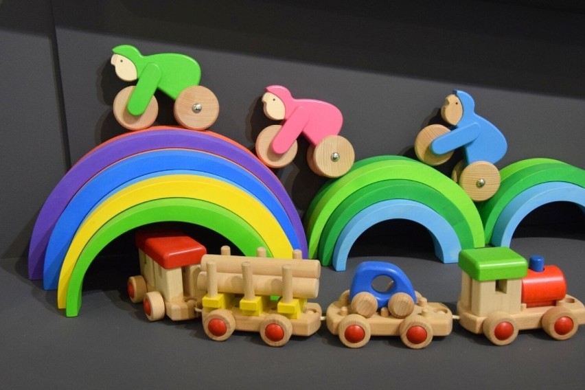 30 lat historii drewnianych zabawek. Nowa wystawa w Muzeum Zabawek i Zabawy w Kielcach. Zobacz zdjęcia i film 