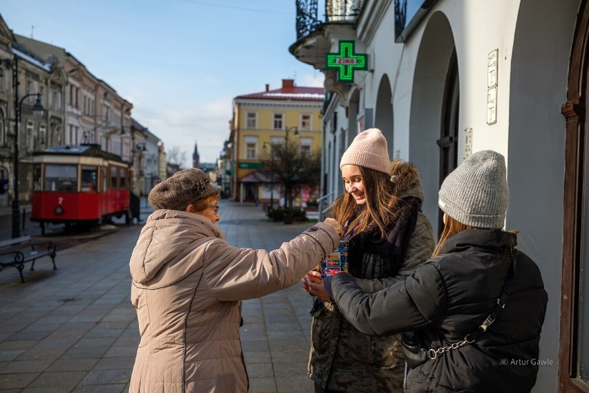 W niedzielę na ulice miasta i regionu z kolorowymi puszkami...