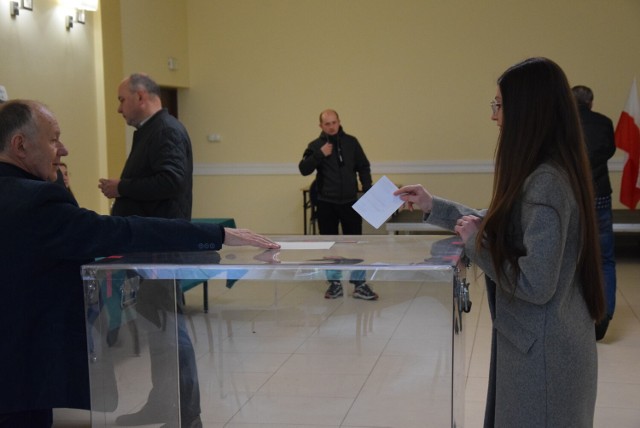 Głosowanie w Jastrzębiu odbywa się w 38 komisjach wyborczych.