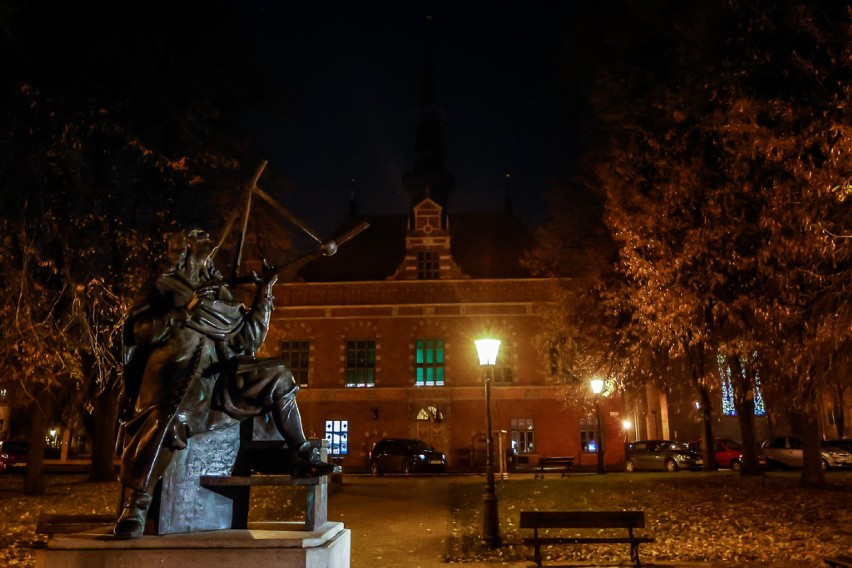 Protest w Gdańsku 1.12.2020. Na godzinę zgasły światła przy...