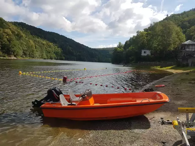 Nowe kąpielisko w Zagórzu Śląskim jest strzeżone w weekendy. Znajduje się niedaleko Akwarium i Fregaty. Główna plaża działa przy hotelu Maria Antonina i kultowego Wodniaka.