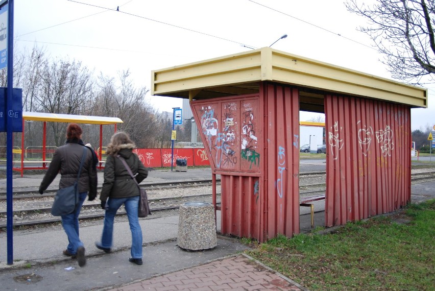 Jak miasto zapowiadało, tak zrobiło. Niektórym pasażerom będzie lżej, bo są nowe wiaty