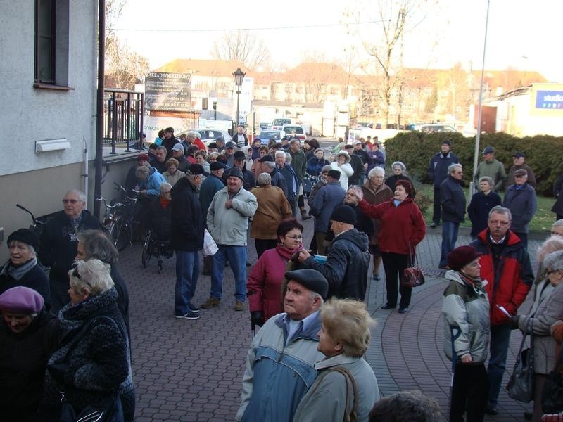 Protest mieszkańców w Brzeszczach w obronie doktora Asada Moskina