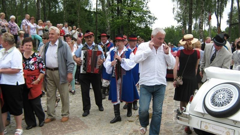 IX Parada Bryczek i Wozów Drabiniastych w Szymbarku zainaugurowała lato na Kaszubach - foto cz. 2