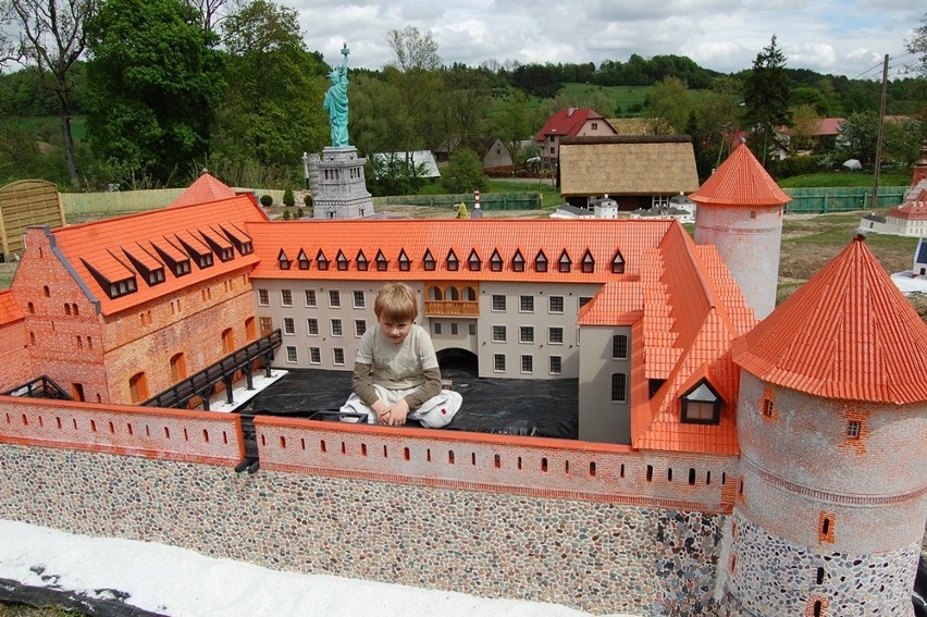 Miniatury najbardziej znanych budowli świata zobaczysz w Stryszej Budzie