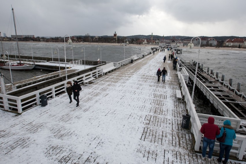 Molo w Sopocie częściowo zamknięte. Głowica i marina niedostępne dla spacerowiczów