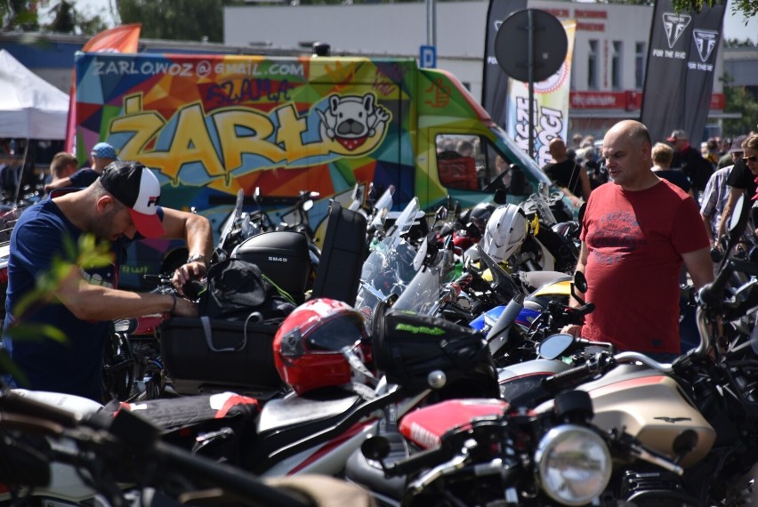 Sobota na Polish Boogie Festival: Cafe Racer Sprint i zlot motocykli. Ryk motorów w stylu retro to esencja festiwalowego klimatu FOTO