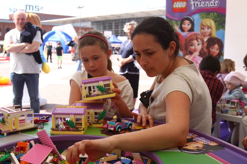 Miasteczko Lego na rynku Manufaktury w Łodzi.