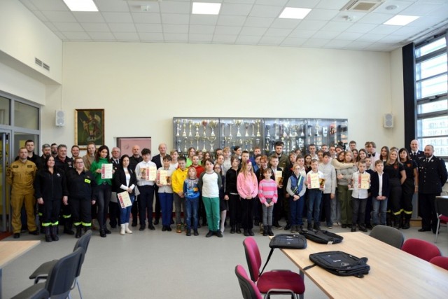 W gminnych eliminacjach w Żukowie wystartowało ok. 50 uczniów.