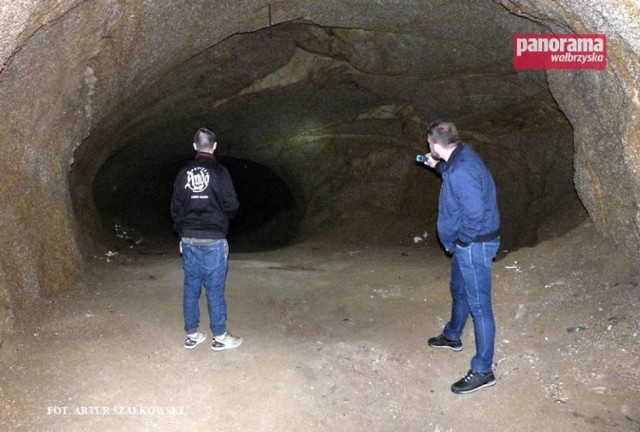 Ruszają poszukiwania skrytek w podziemiach pod Wzgórzem Kościuszki w Jeleniej Górze, gdzie Niemcy mieli ukryć cenne przedmioty i broń