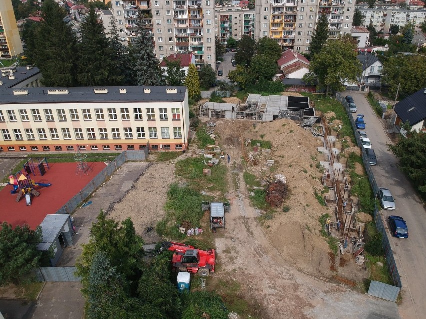 Przy ul. Borelowskiego trwa budowa sali gimnastycznej dla...