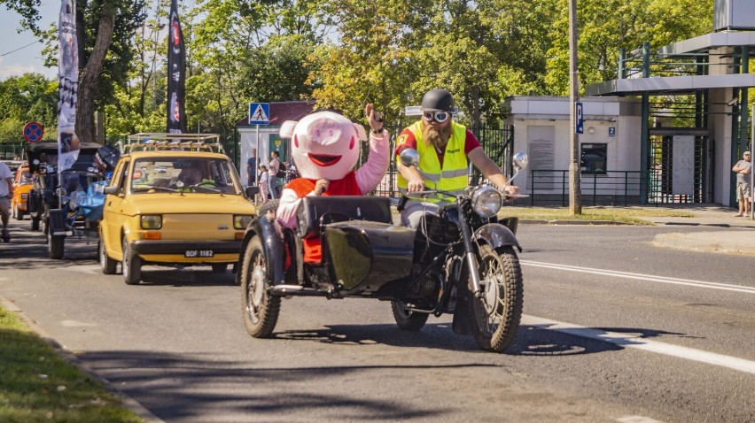 Inowrocławianie chętnie podziwiają zabytkowe auta