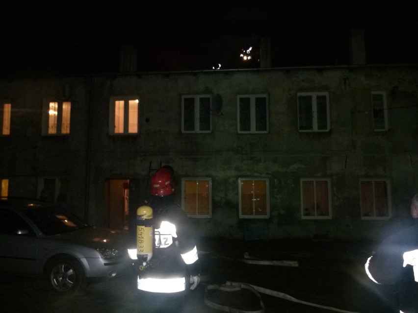 Pożar w Tomaszowie: Paliły się sadze w kominie przy...