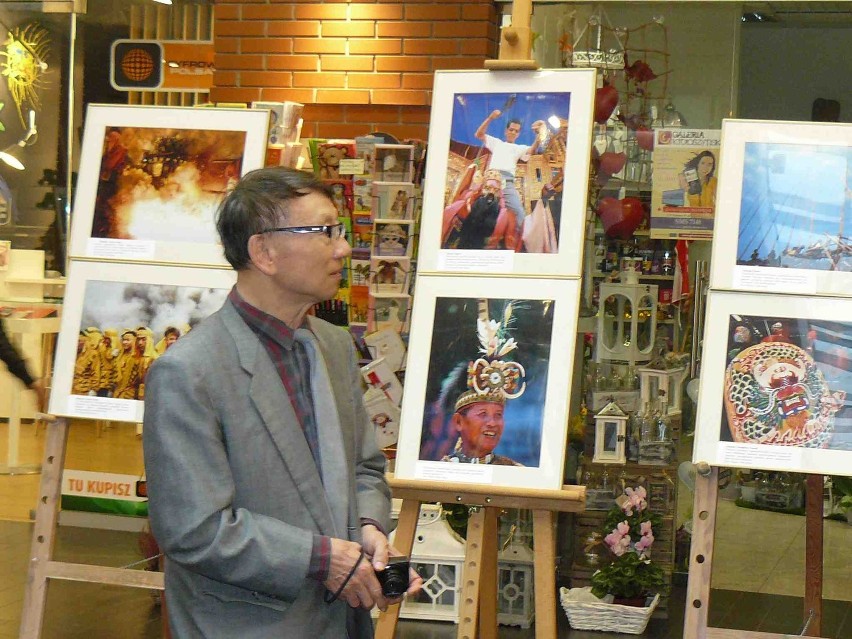 Galeria Krotoszyńska - Ambasador Tajwanu podczas wernisażu