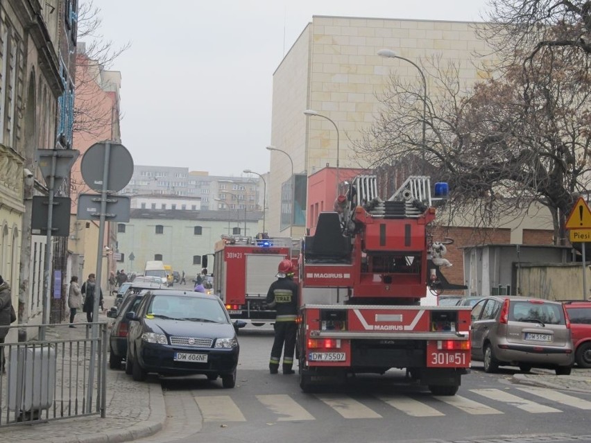 Wrocław: Straż pożarna interweniowała przy Podwalu (ZDJĘCIA)