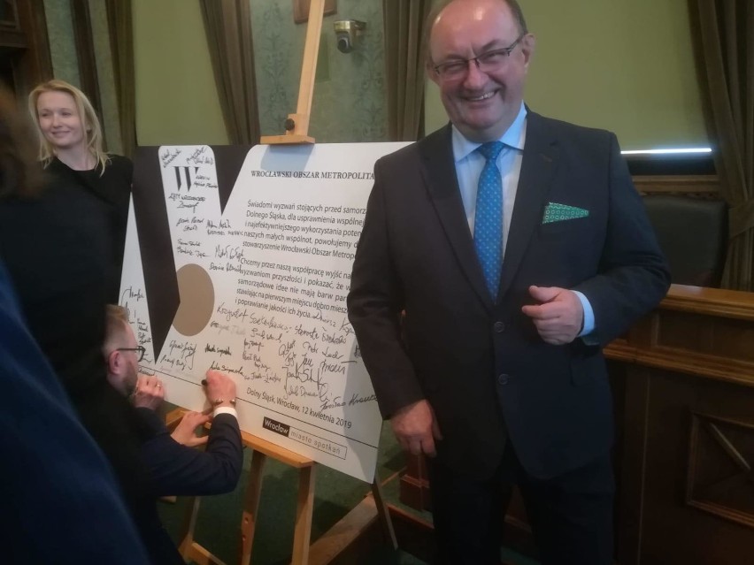 Burmistrz Oleśnicy podpisał deklarację       