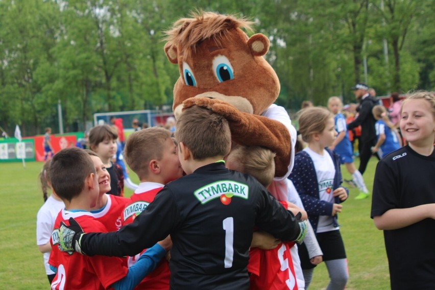 Z podwórka na Stadion o Puchar Tymbarku. Finał wojewódzki w...