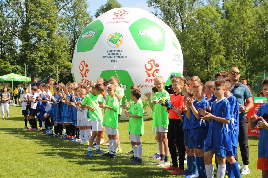 Z podwórka na Stadion o Puchar Tymbarku. Finał wojewódzki w...