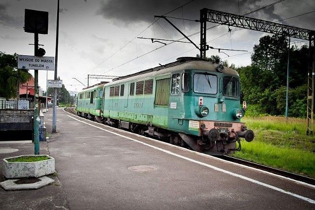 Zmodernizowaną linią podróż ze Świdnicy do stolicy Dolnego Śląska trwałaby 55 minut