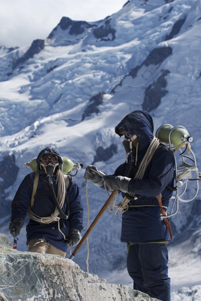 Mount Everest - jedna z najbardziej pociągających gór na ...