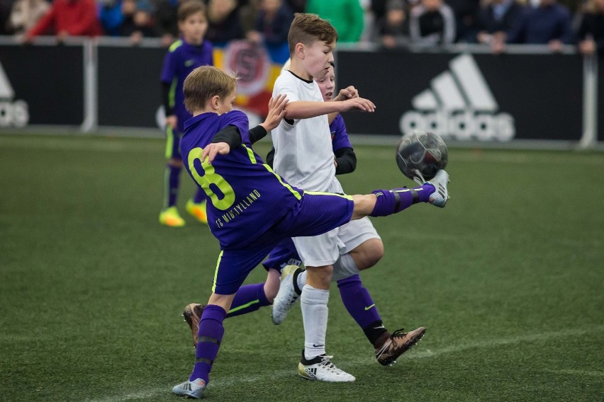 Legia Cup 2016. Młodzi piłkarze walczyli na boiskach przy...