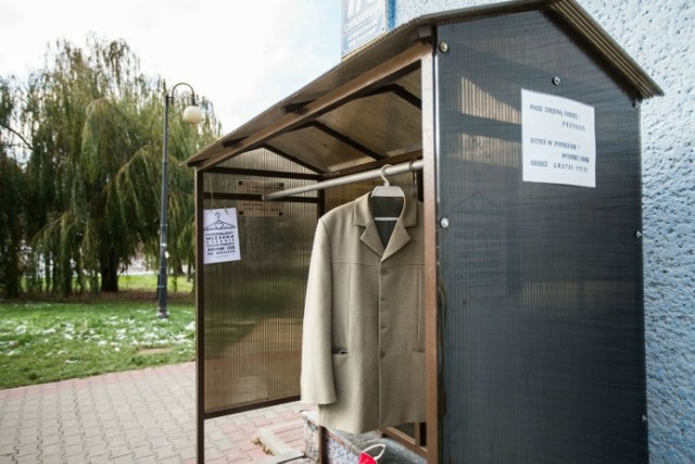 Ubrania można zostawić w dwóch punktach: przy ulicy Chrobrego i przy Zagłoby.