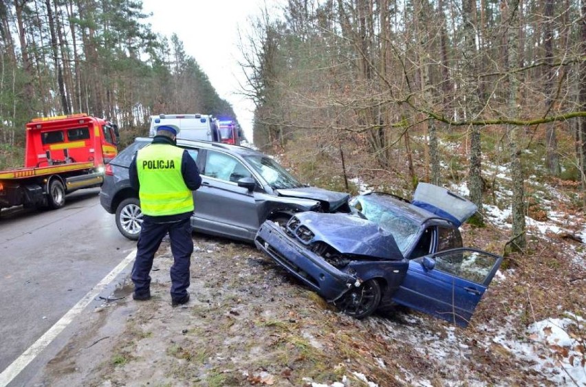 Wypadek w Grzybowskim Młynie. Trzy osoby zostały ranne. Stan...