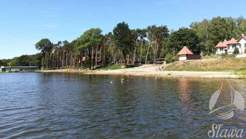 Jezioro Sławskie. Duża plaża i dobrze zagospodarowana.