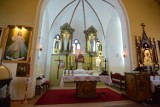 Kościół w Słonowicach pięknieje. Trwa renowacja zabytkowego ołtarza 