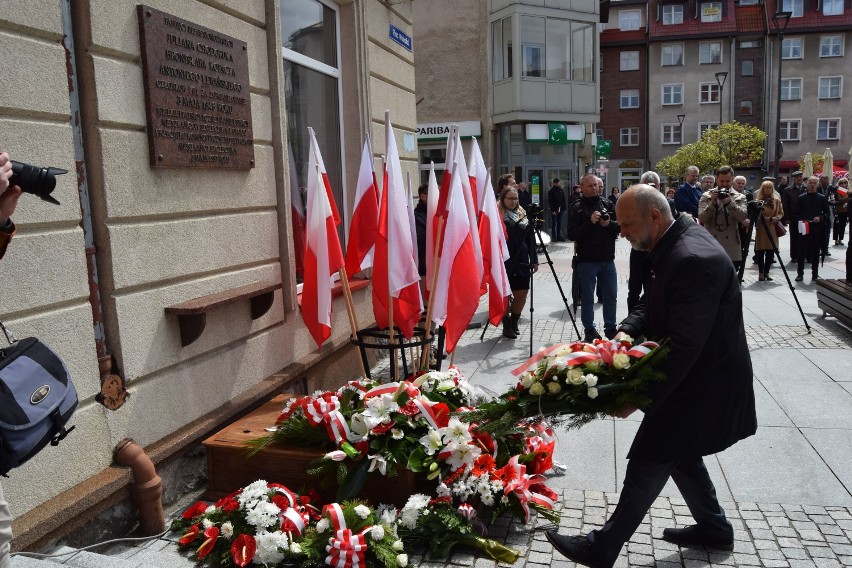 3 Maja w Szczecinku. Uroczystości na placu Wolności [zdjęcia]