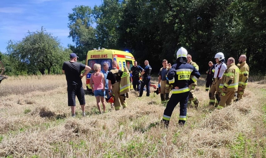 Tragedia w Zabrzeży. Kombajn przejechał mężczyznę. Druh miejscowego OSP nie przeżył wypadku