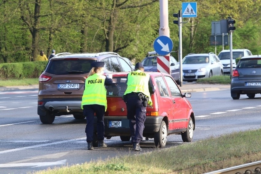 Pijany kierowca wjechał pod prąd na Powstańców Śląskich,...