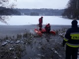 Policja i straż pożarna poszukują zaginionych mężczyzn - odnaleziono samochód jednego z nich