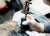 Tatuaż z henny bywa tokstyczny