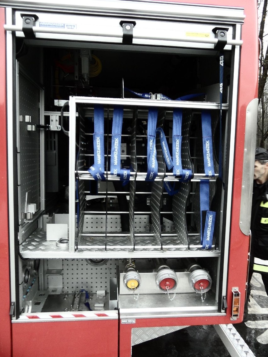 Węże strażackie
Wóz posiada 18 węży strażackich (każdy...