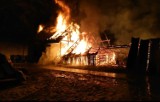 Pożar w Jastrzębi to była sprawka podpalacza. Policjanci zatrzymali 44-latka, który puścił z dymem budynki gospodarcze