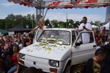 Maluch dla Toma Hanksa: Tak wygląda odnowiony fiat 126p dla aktora. Prawda, że piękny  [ZDJĘCIA]