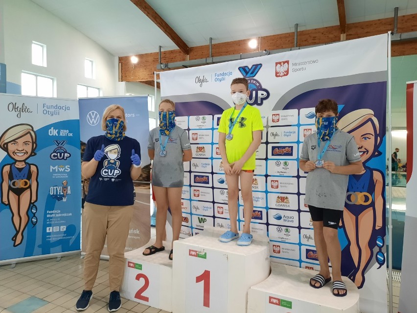 Pływacy MAL WOPR udanie wystartowali w Otylia Swim Cup. Medale i rekordy życiowe