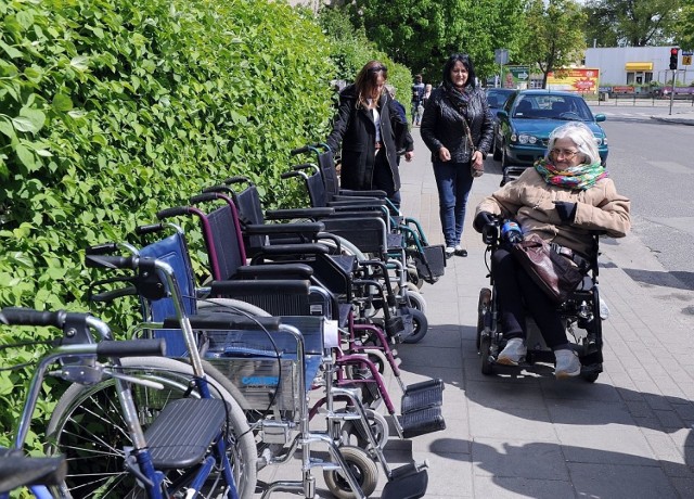 NFZ dopłaci do wózka 600 zł, jeśli lekarz wyda takie zlecenie. Gdy pacjent wybierze droższy, to pokryje różnicę