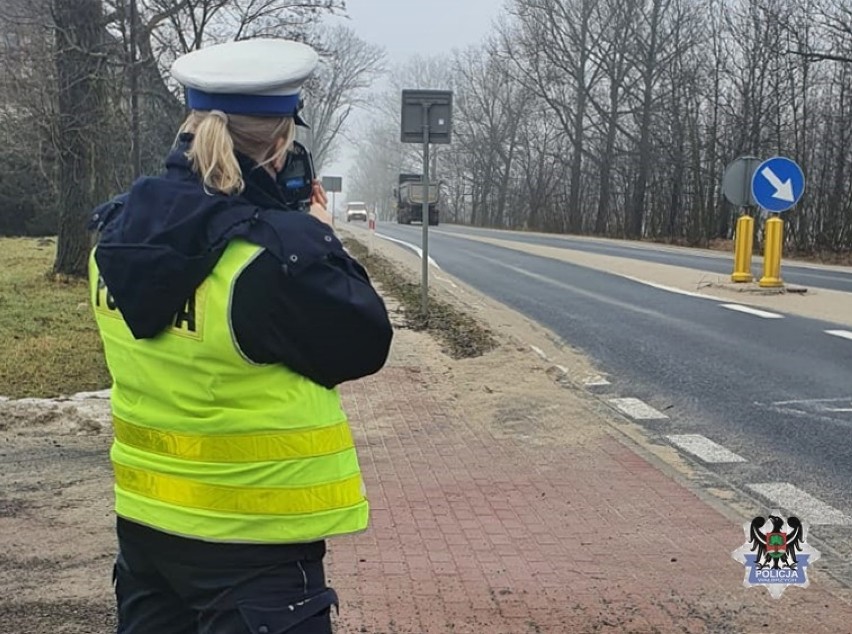 Uwaga! Noga z gazu. Policja prowadzi akcję „Prędkość”!