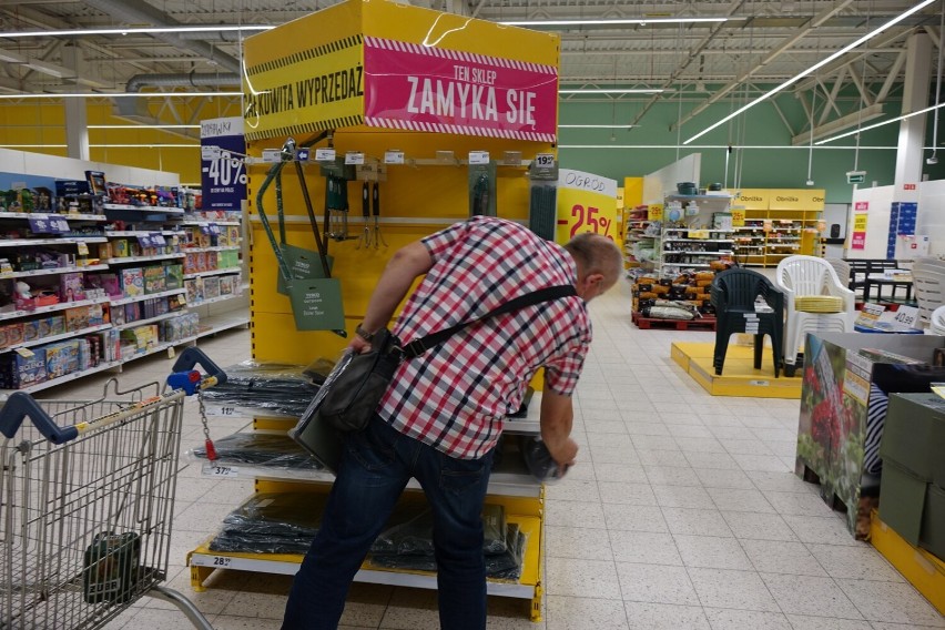 Zamyka się Tesco przy Bydgoskiej w Pile. W sklepie całkowita...