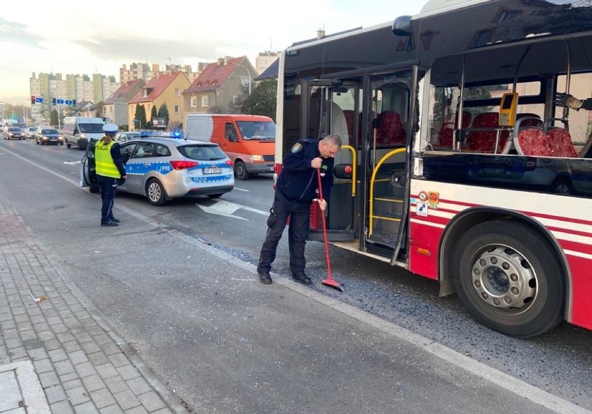 W MAN-ie należącym do opolskiego MZK rozbite zostały m.in....