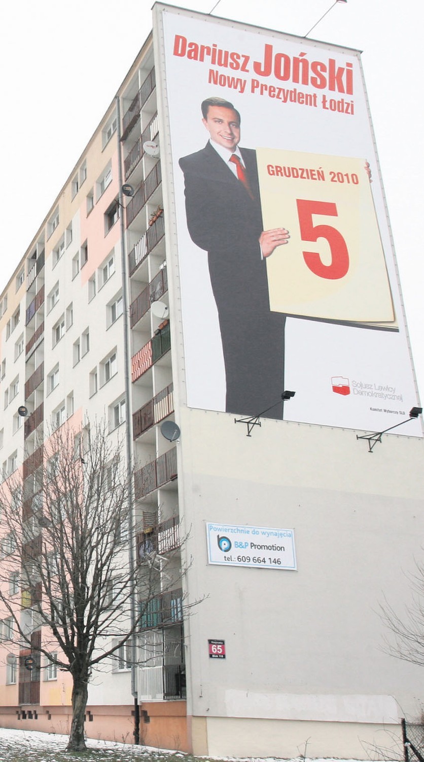 Blok przy ul. Kasprzaka, banner ma wkrótce zniknąć