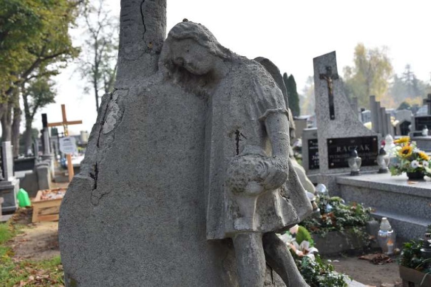 Anioły na cmentarzach pilnują dusz zmarłych...